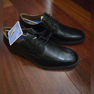 Clarks Men's Black Leather Lace-Up Dress Shoes Size 7.5